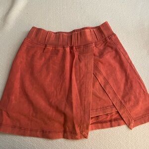Women's reddish skort